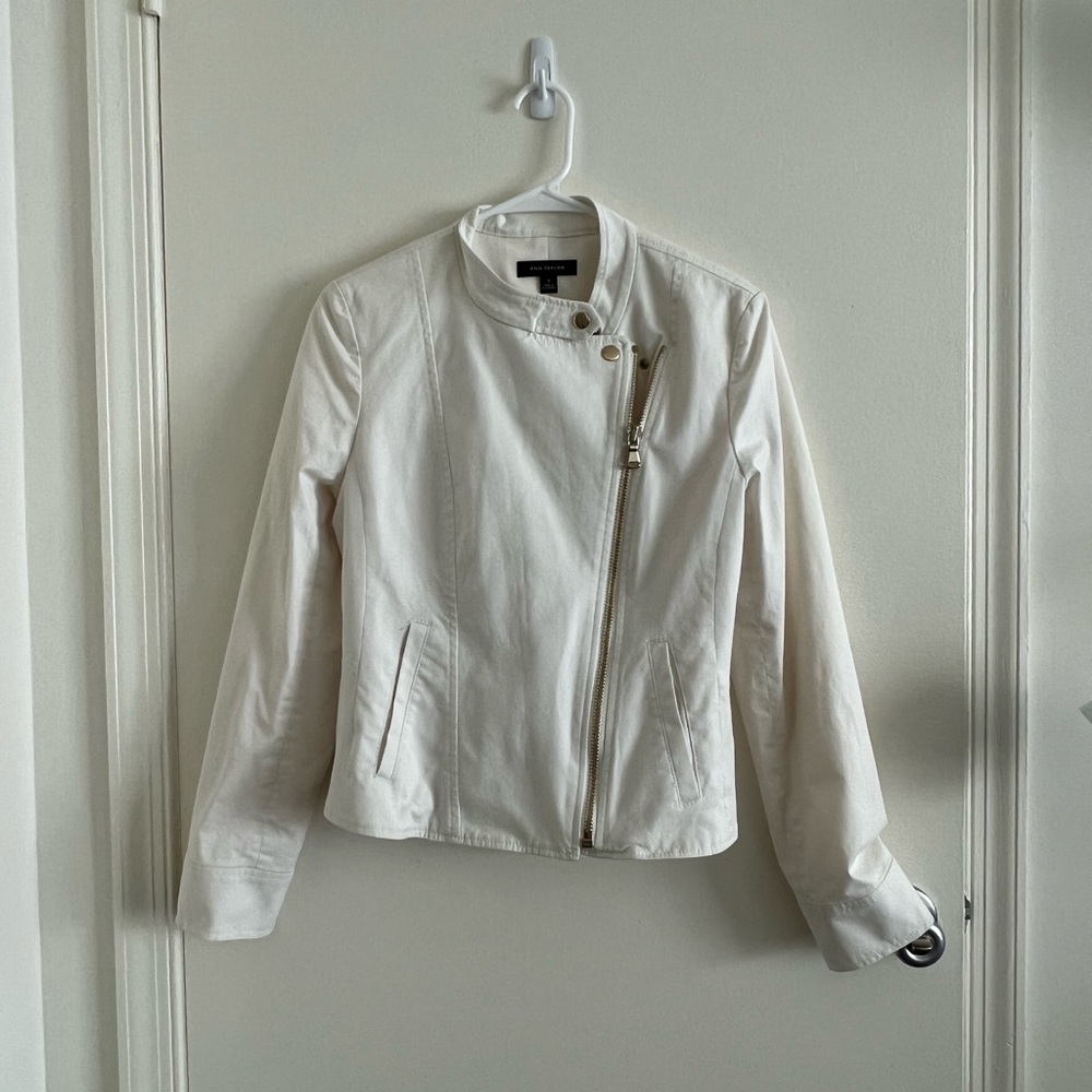 Ann Taylor EUC Size 8 Jacket